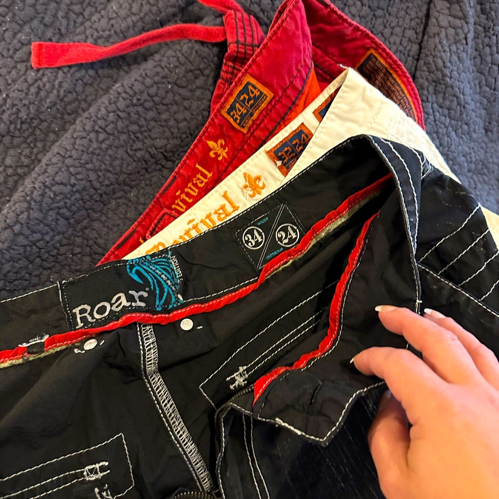 3 pairs of men’s rock revival shorts